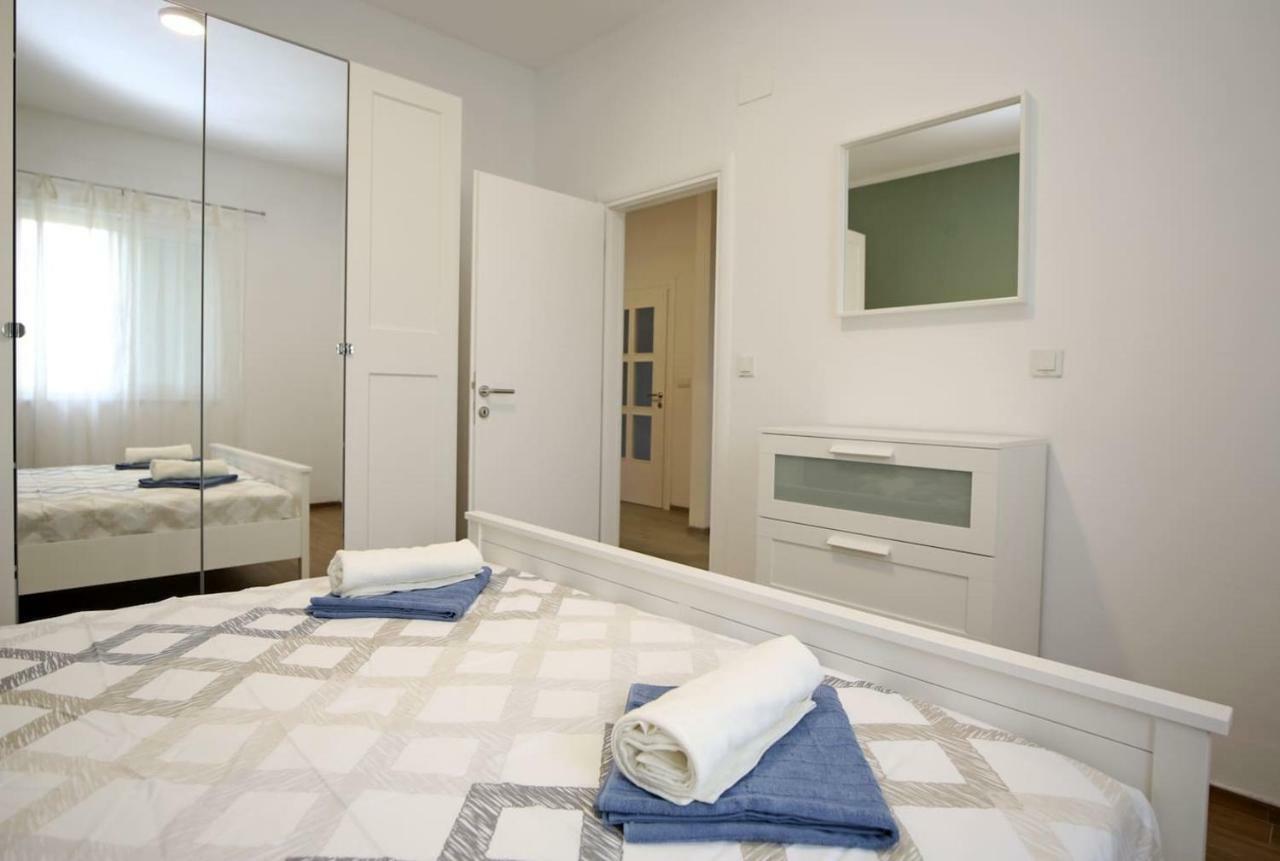 Modern Guest House Rak With Beautiful Pool Šibenik Esterno foto