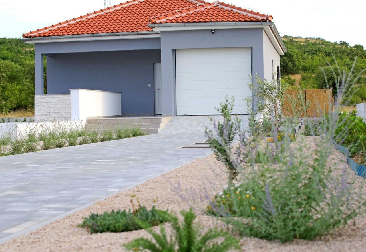 Modern Guest House Rak With Beautiful Pool Šibenik Esterno foto