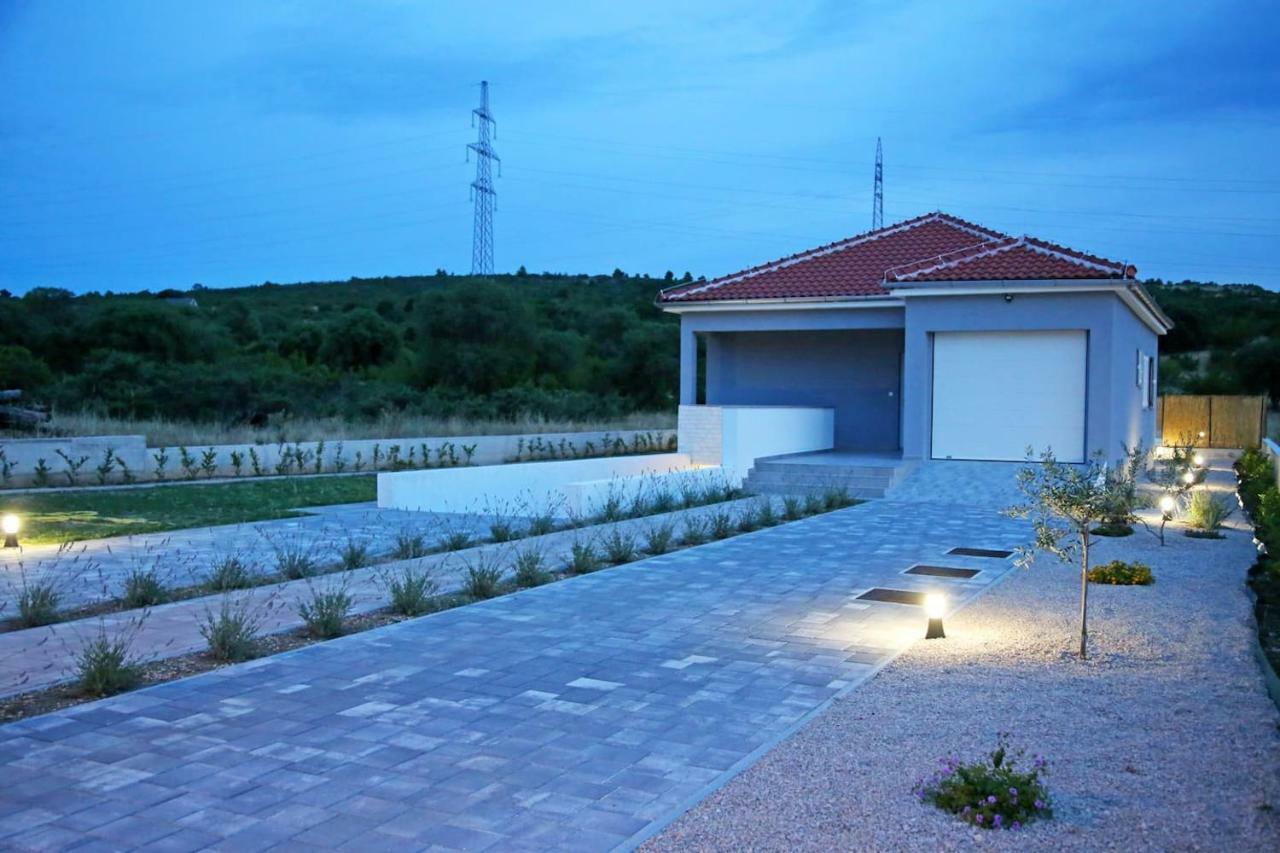 Modern Guest House Rak With Beautiful Pool Šibenik Esterno foto