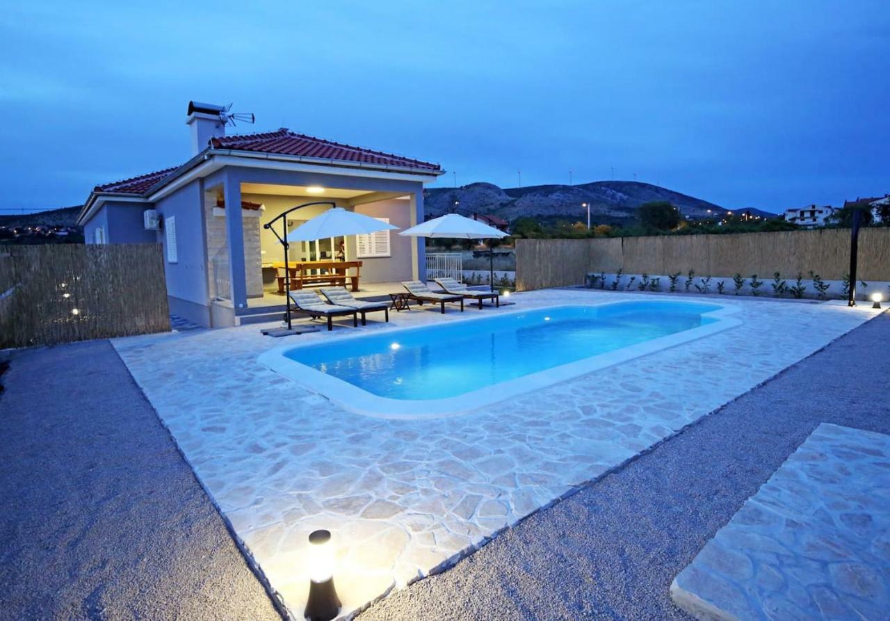 Modern Guest House Rak With Beautiful Pool Šibenik Esterno foto