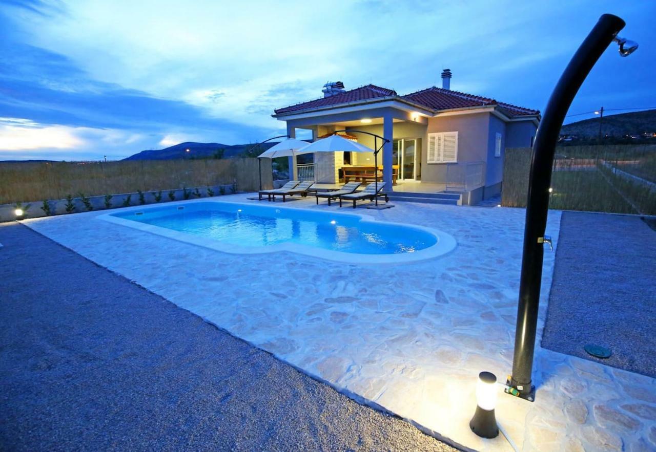 Modern Guest House Rak With Beautiful Pool Šibenik Esterno foto